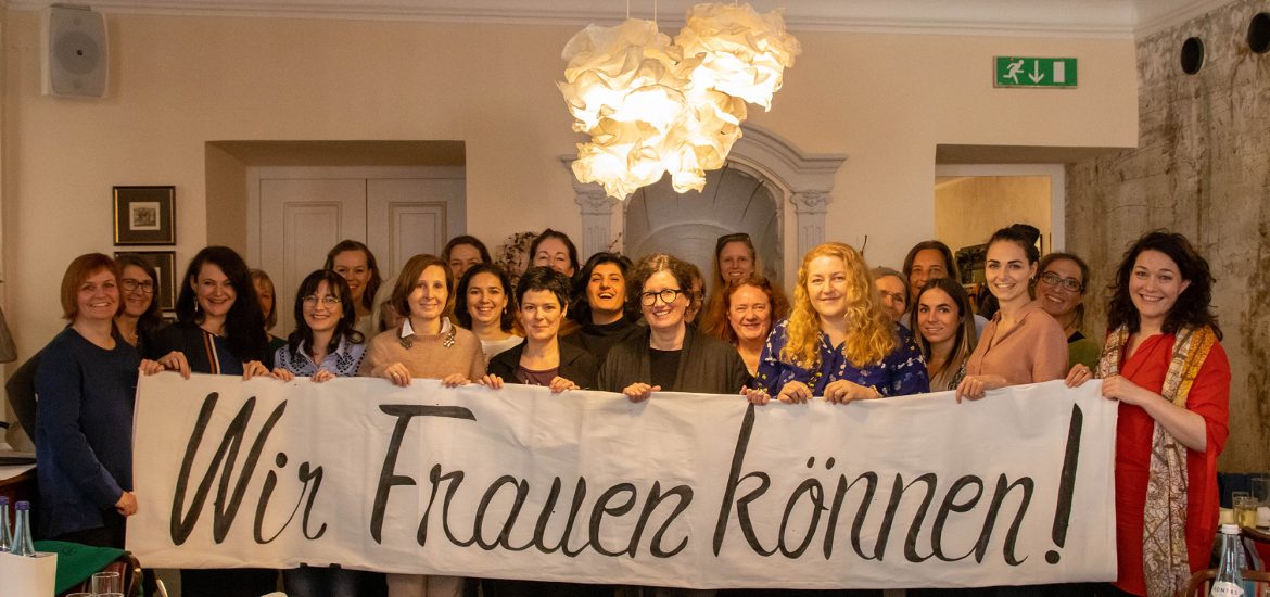 Frauen treffen tirol
